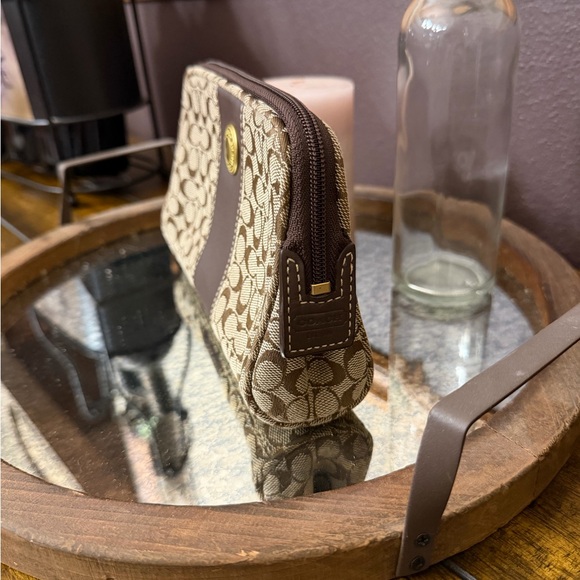 ✨ NWOT - Vintage Y2K Coach Signature Canvas Zip Pouch ✨ - Picture 5 of 9